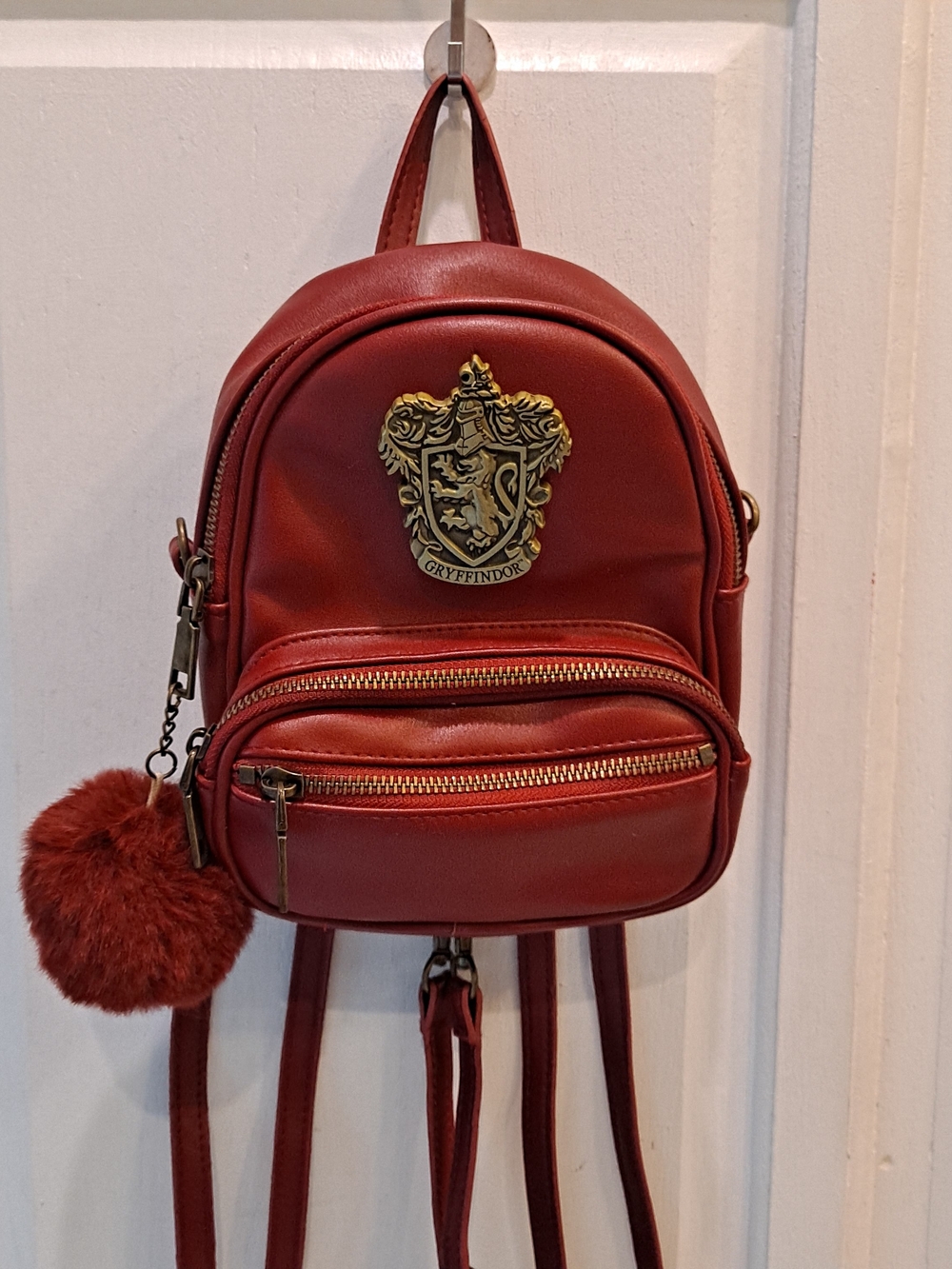 Universal Studios Harry Potter Gryffindor Red Mini Backpack Sling Pom-Pom Charm